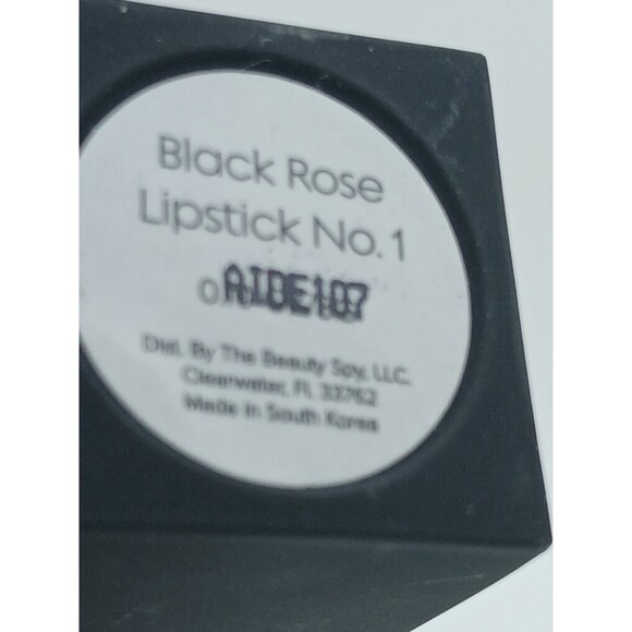 The Beauty Spy Heart & Seoul Color Changing Black Rose Lipstick No Box Hand Test - Picture 3 of 4
